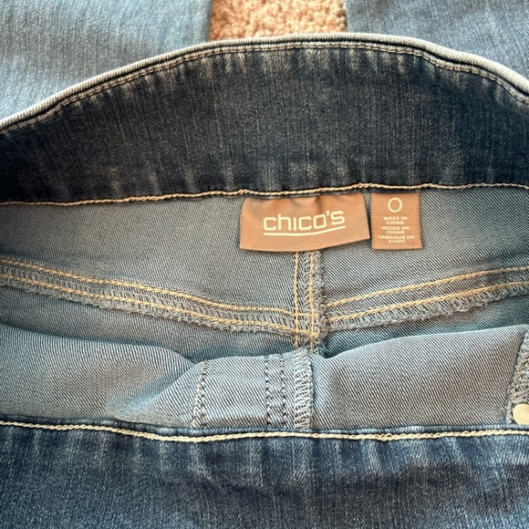 Chico’s Women’s Straight Leg Jeans

Size 0 - Picture 3 of 6
